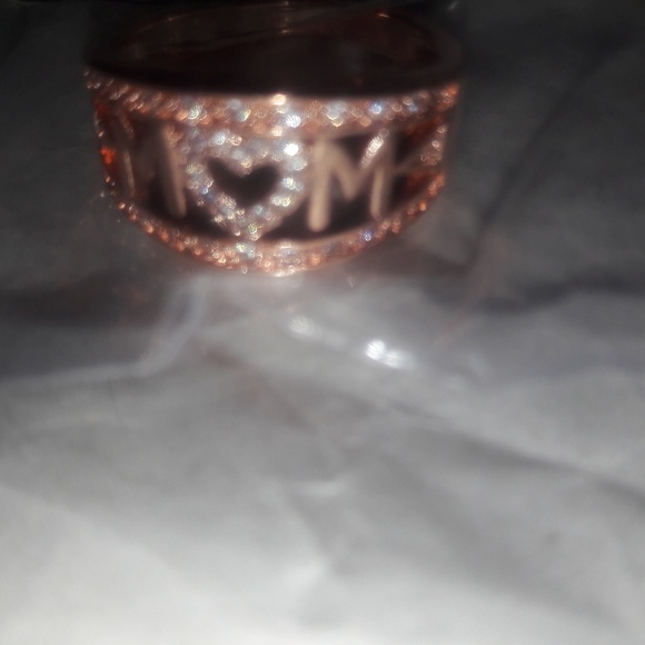🎈2/$25 NWOT Mom Rose Colored Ring - Picture 2 of 8
